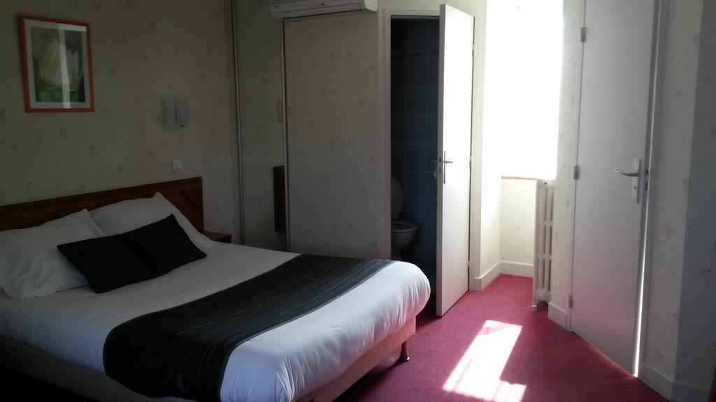 Hotel De L'Agriculture Decize Habitación foto